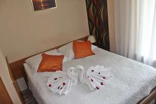 Отель Hotel Bursztyn Калиш Двухместный номер с 1 кроватью или 2 отдельными кроватями-8